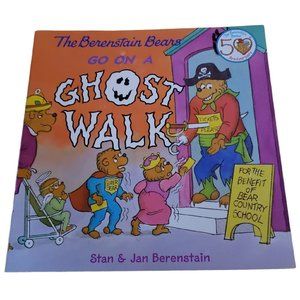The Berenstain Bears Go on a Ghost Walk - Paperback By Stan Berenstain - GUC